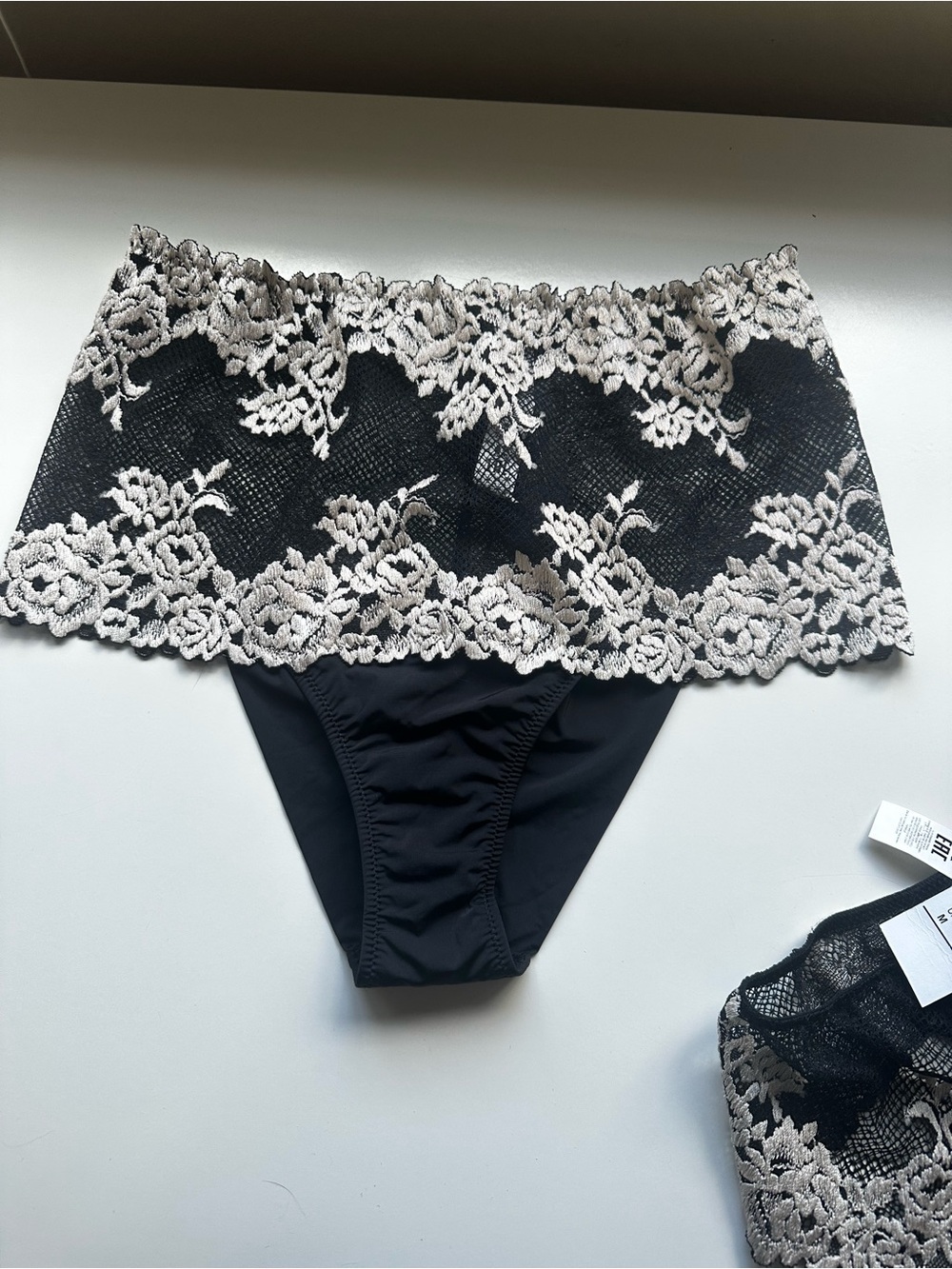 Intimissimi Set of 5 Panty Briefs detailed Silk, Lace and More Sz. M Black - Picture 3 of 6